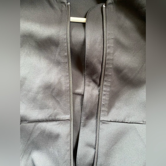 Lululemon Black Shaped Jacket Expression Size 2 - Picture 7 of 8